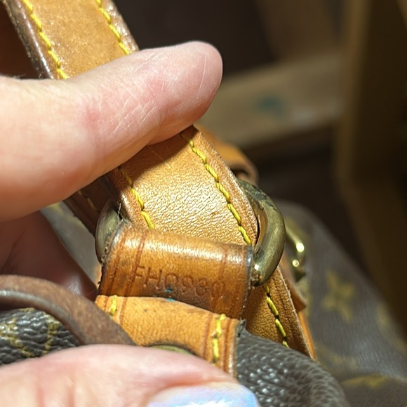 Louis Vuitton Petit Noé Monogram - Picture 9 of 17